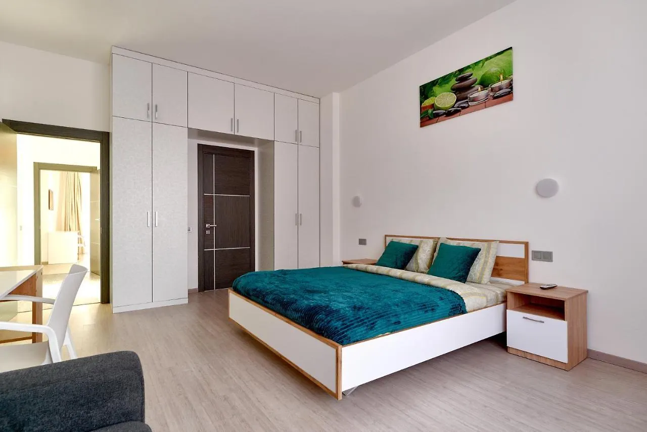 K36e ENJOY SPECIOUS 3 SEPARATE BEDROOMS/3 BATH - 120m2 Kiew Apartment